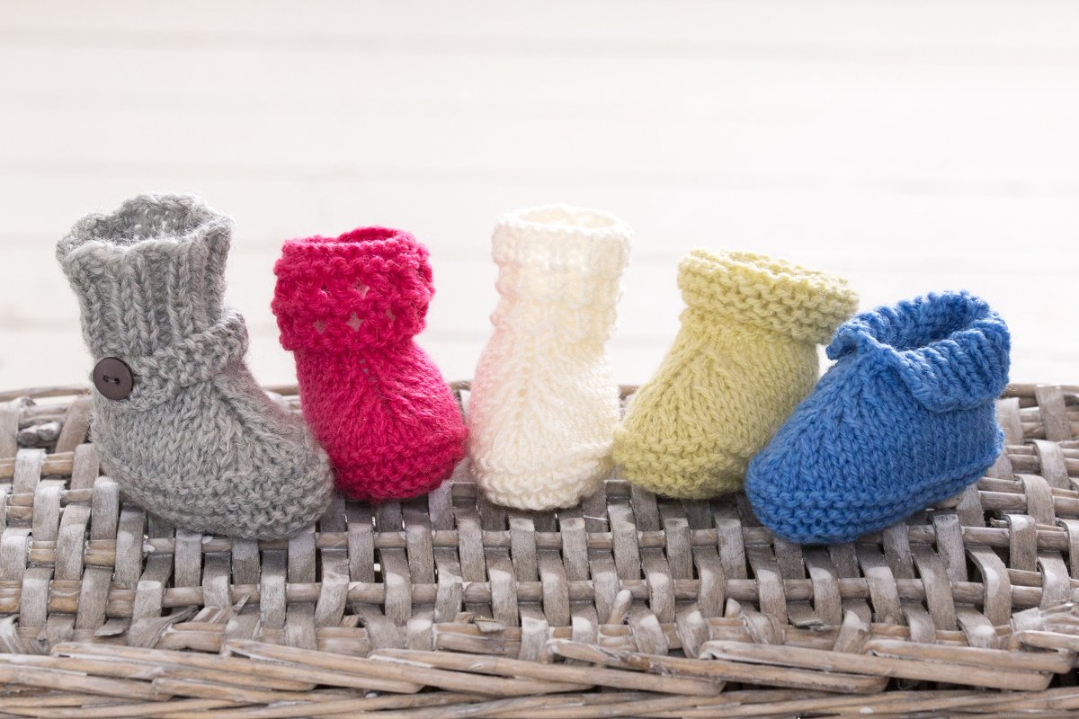 Super Easy Knitted Baby Booties
