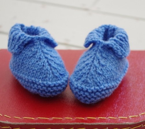 Super Easy Knitted Baby Booties