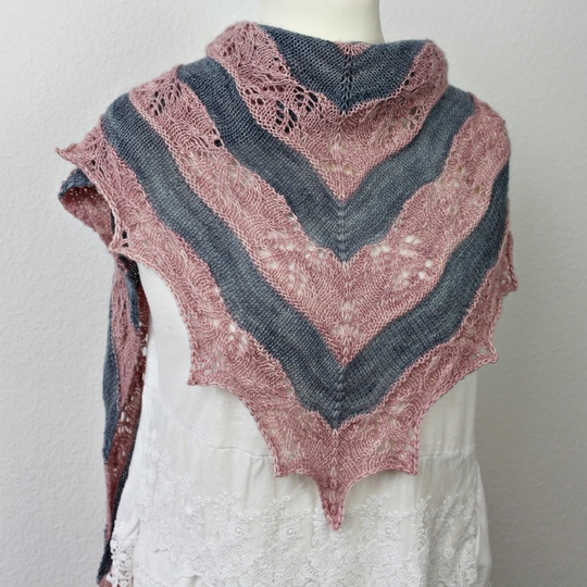 Knitting Pattern Triangle Shawl PDF with Lace and Two Colors "Special Love"