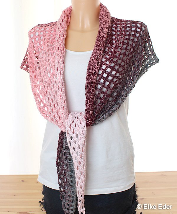 Häkelanleitung Dreieckstuch im Quadrat in Rosa-Dunkelrot-Grau