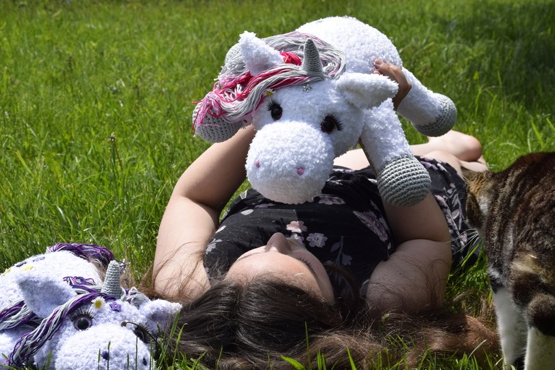 - STELLA - XXL Kuschel-Einhorn häkeln,  flauschiges Einhorn, Plüschtier