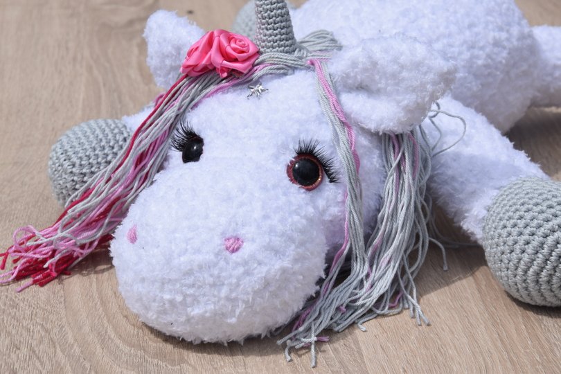 - STELLA - XXL Kuschel-Einhorn häkeln,  flauschiges Einhorn, Plüschtier