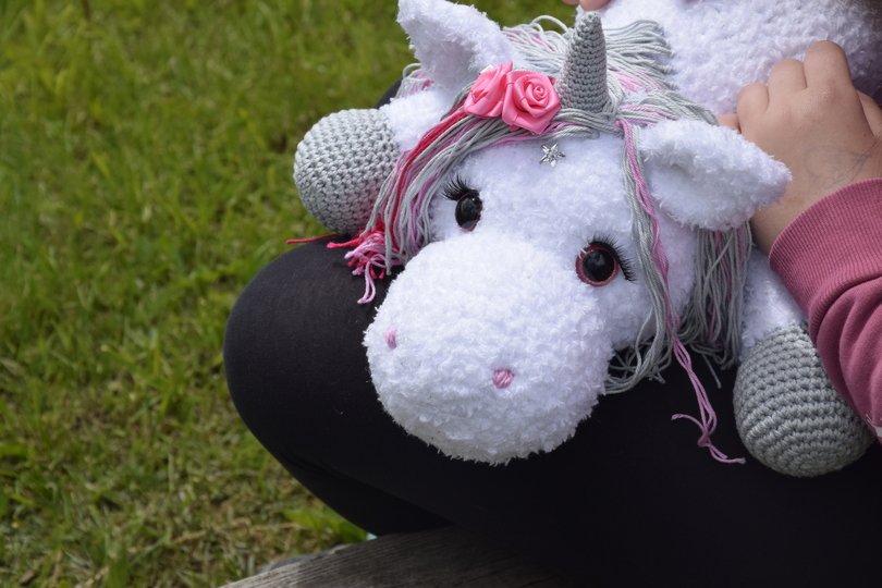 - STELLA - XXL Kuschel-Einhorn häkeln,  flauschiges Einhorn, Plüschtier