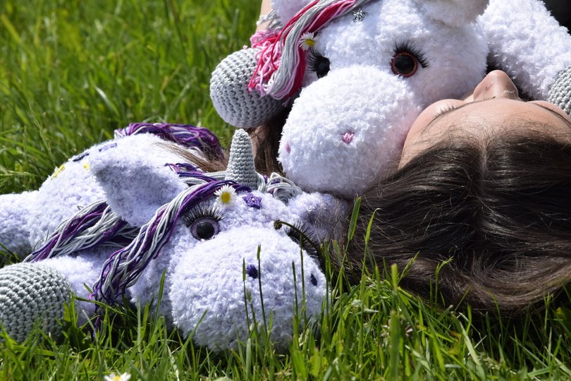 - STELLA - XXL Kuschel-Einhorn häkeln,  flauschiges Einhorn, Plüschtier