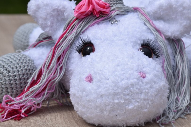- STELLA - XXL Kuschel-Einhorn häkeln,  flauschiges Einhorn, Plüschtier
