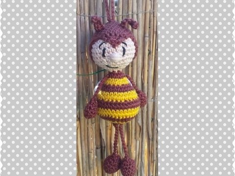 Berti die Hummel als Taschenbaumler