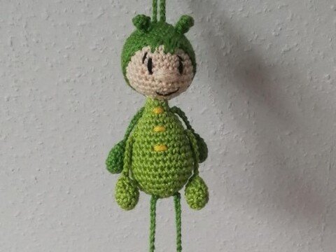 Bastian die Raupe als Taschenbaumler