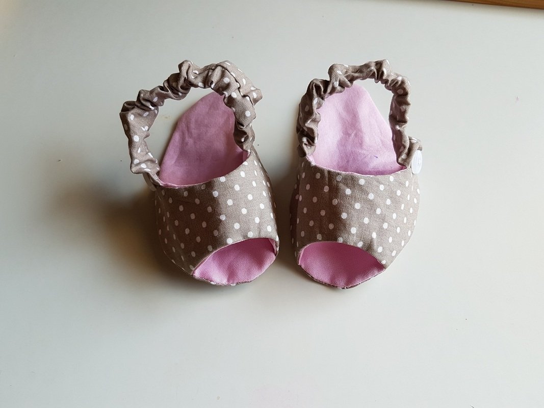 DIY Nähanleitung Babysandalen inkl. Schnittmuster