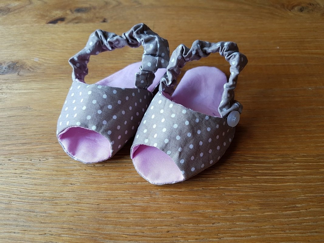 DIY Nähanleitung Babysandalen inkl. Schnittmuster