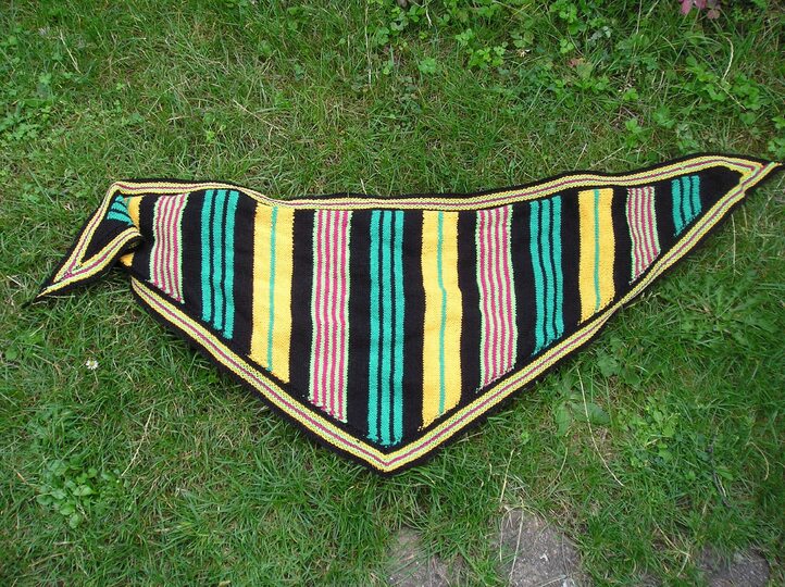Strickanleitung Dreieckstuch "Streifenparade"