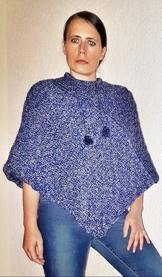 Häkelanleitung Poncho mit Bommeln (S - XL)