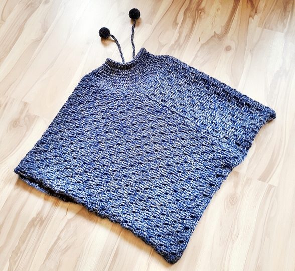 Häkelanleitung Poncho mit Bommeln (S - XL)