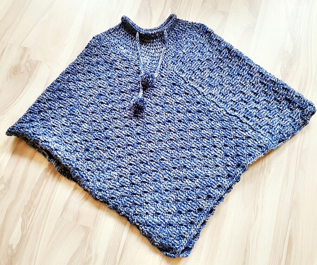 Häkelanleitung Poncho mit Bommeln (S - XL)