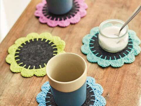 Umhäkelte Filzuntersetzer