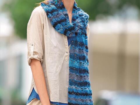 Häkelstola in Blautönen