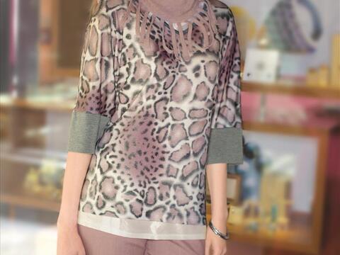 Genähtes Shirt aus elastisch gemustertem Viskosestoff