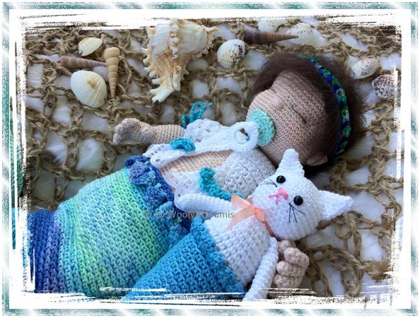 Amigurumi Häkelanleitung /  Nixen-Baby Ariana mit ihrer "Meer"-Katze