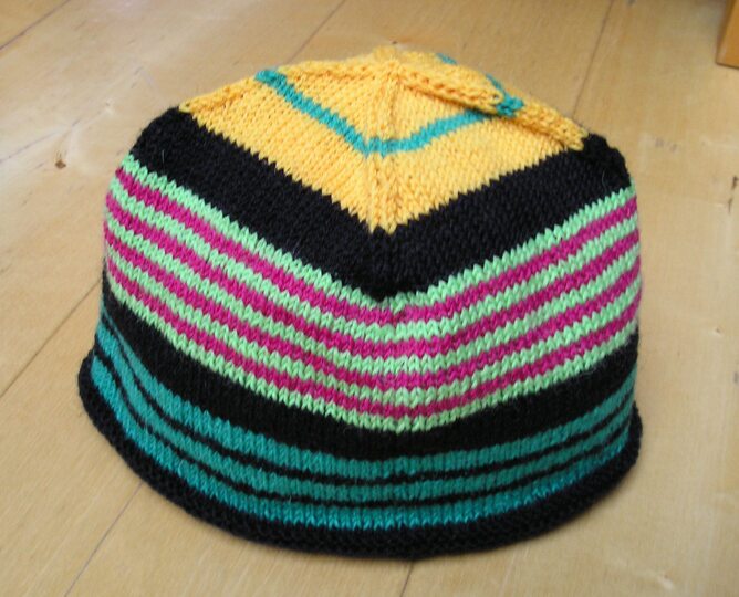 Strickanleitung Mütze "Streifenparade"