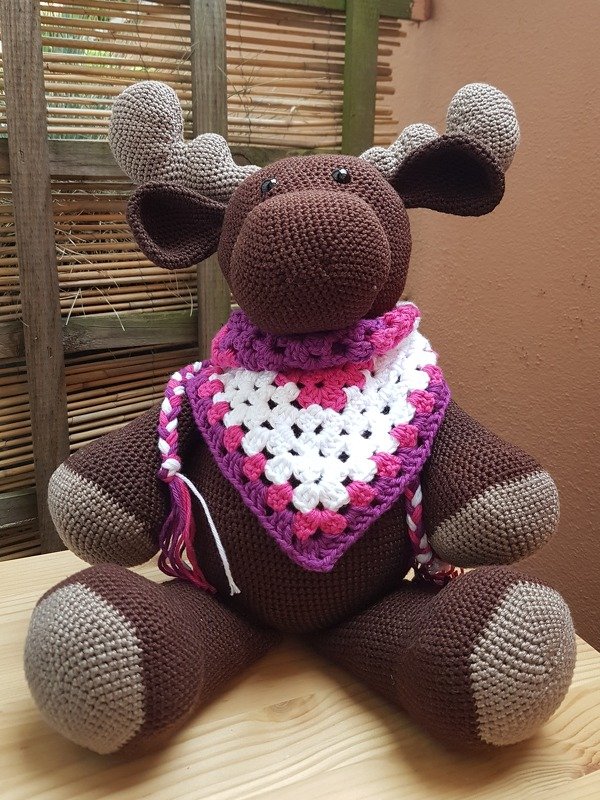 Søren, the giant Moose with scarf, 30 cm high (English) - Image 8