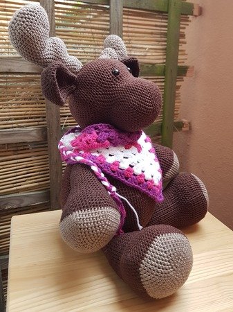 Søren, the giant Moose with scarf, 30 cm high (English)