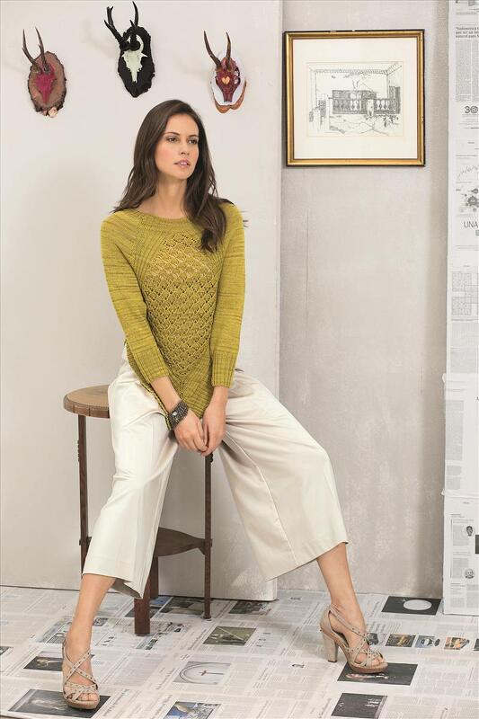 Gestrickter Pulli in Rautenform aus Schurwolle und Seide