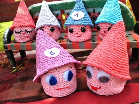 Häkelanleitung für Wichtelfamilie mit vielen Funktionen