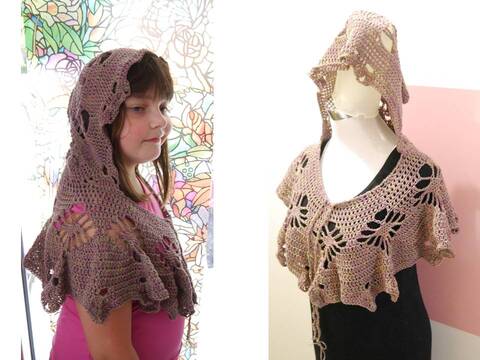 Kurzponcho mit Zipfelmütze