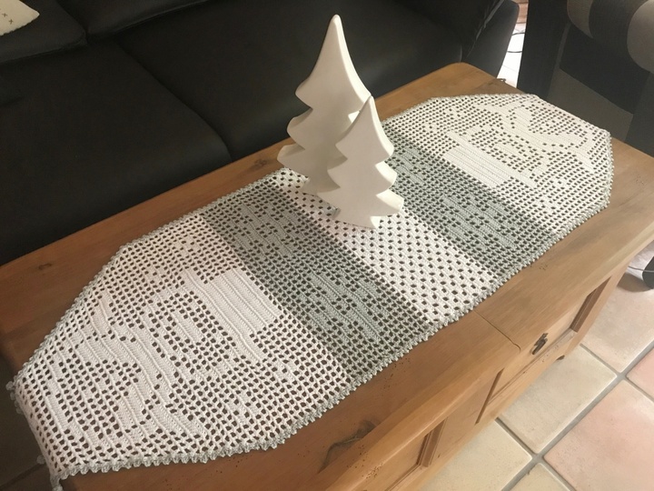 Häkeln / Tischläufer / Gardine / Winter