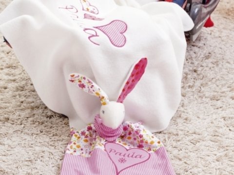 Genähte Babydecke, Mützchen und Schnuffeltuch aus Fleece