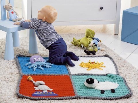 Gehäkelte Erlebnisdecke für´s Baby
