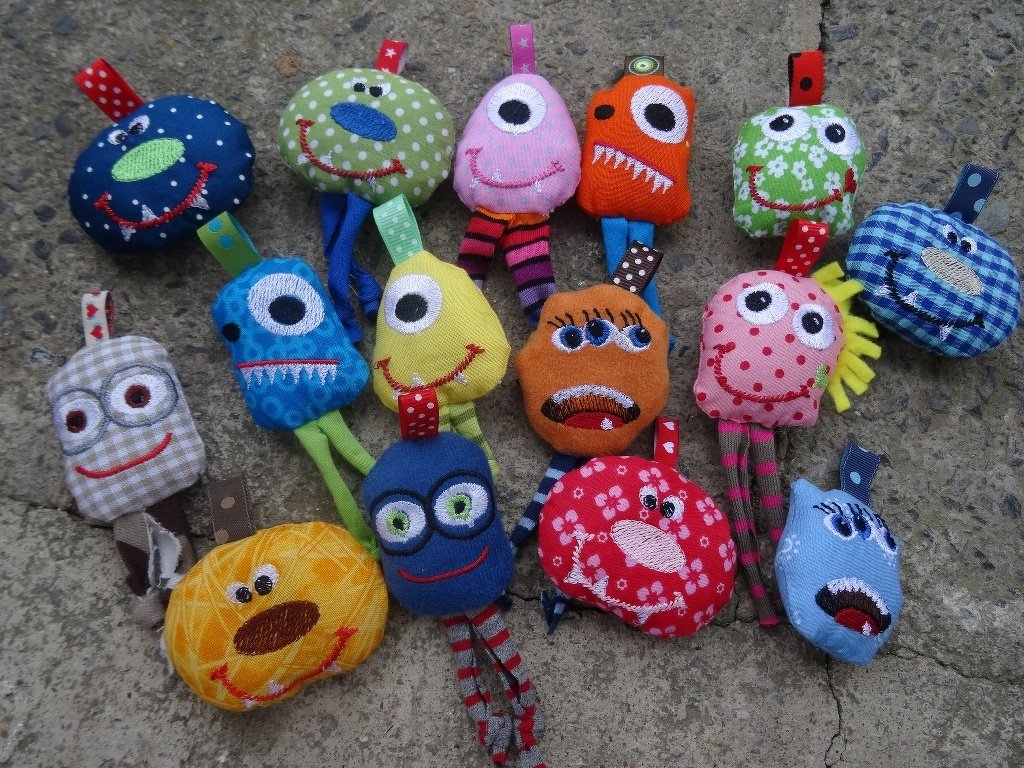 Monster ITH Anhänger + Kissen Stickdatei alle Größen von 6cm bis 28 cm - Bild 2