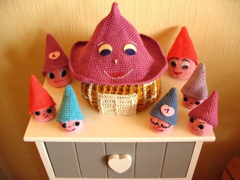 Häkelanleitung - Sparset Wichtelfamilie mit Wichtelhaus