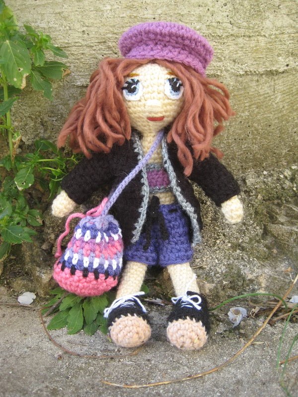 Doll with changeable clothes - crochet pattern - Image 3