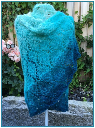 Tuch "Tiefensee" mit 1 Woolly Hugs BOBBEL-MOHAIR stricken