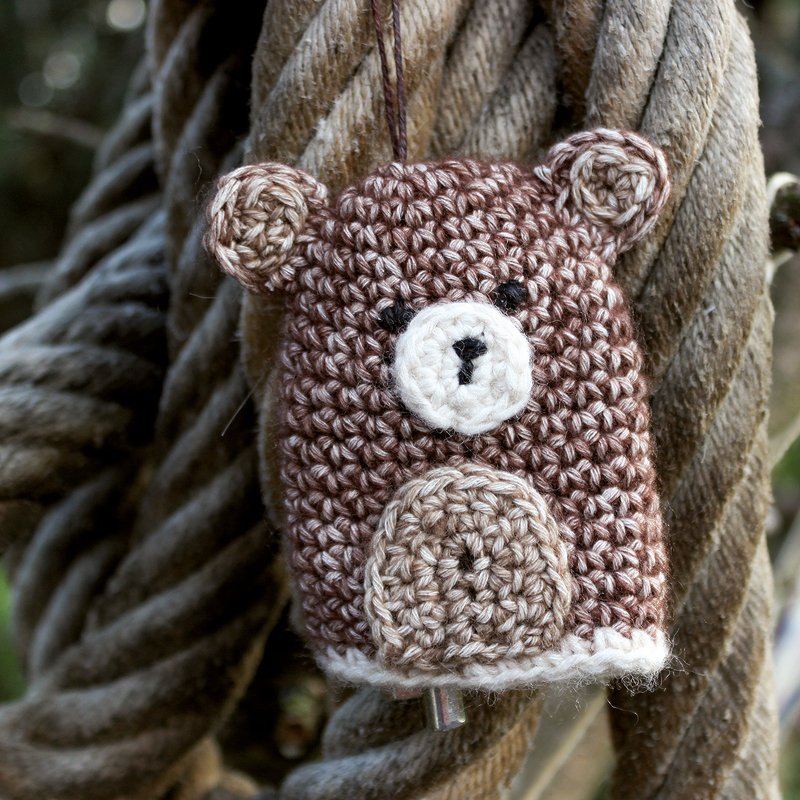Handgehäkelter braun-beiger Bären-Schlüsselanhänger an Schlaufe
