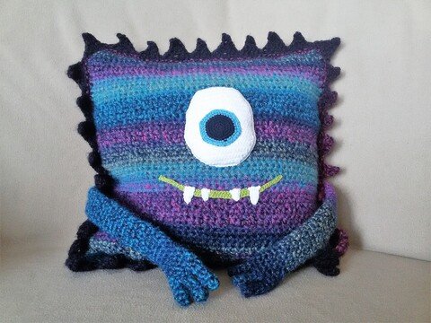 Häkelanleitung Monsterkissen