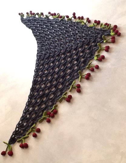 wunderschönes Venusmuscheltuch mit Herzkirschen