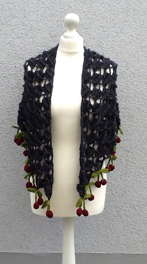 wunderschönes Venusmuscheltuch mit Herzkirschen