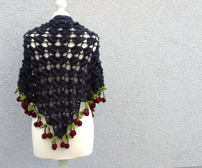 wunderschönes Venusmuscheltuch mit Herzkirschen