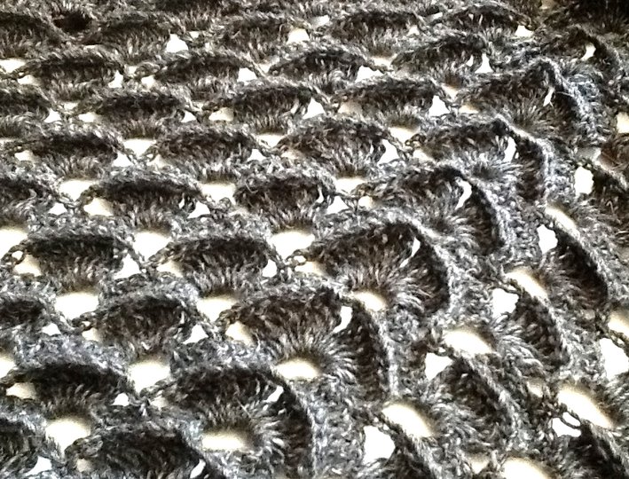 wunderschönes Venusmuscheltuch mit Herzkirschen