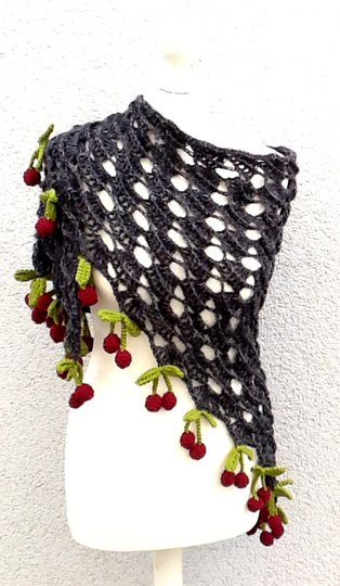 wunderschönes Venusmuscheltuch mit Herzkirschen