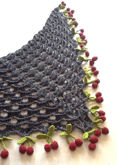 wunderschönes Venusmuscheltuch mit Herzkirschen