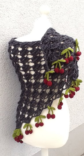 wunderschönes Venusmuscheltuch mit Herzkirschen