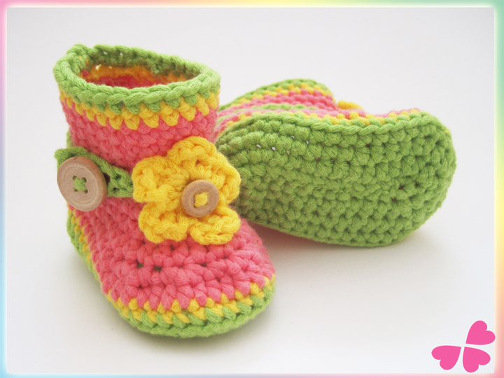 Häkelanleitung: Baby Stiefel mit Blume häkeln (0 - 12 Monate)