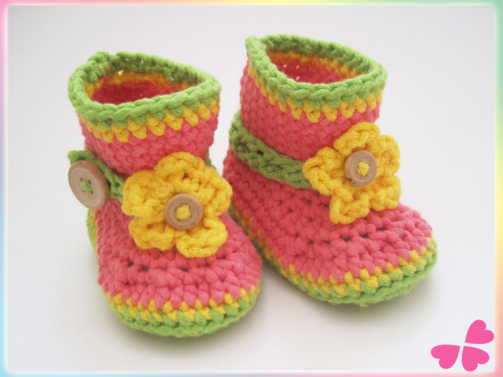 Häkelanleitung: Baby Stiefel mit Blume häkeln (0 - 12 Monate)