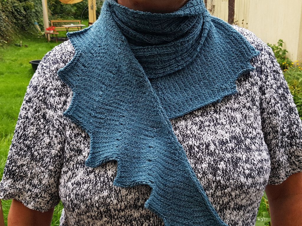 Schal mit Drachenschwanz in Bio Qualität