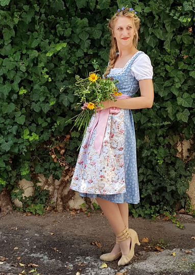 Schnittmuster/Nähanleitung ♡ Dirndl Schürze ♡  Gr. 34-52