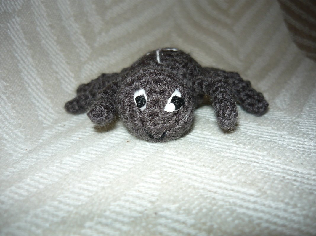 Häkelanleitung Spinne Magnet - Bild 3