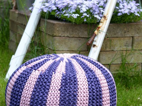 aktualisierte PDF Anleitung für einen abgeflachten Pouf aus Textilgarn