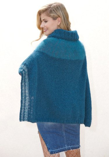 Gestricktes Cape "Leandra"